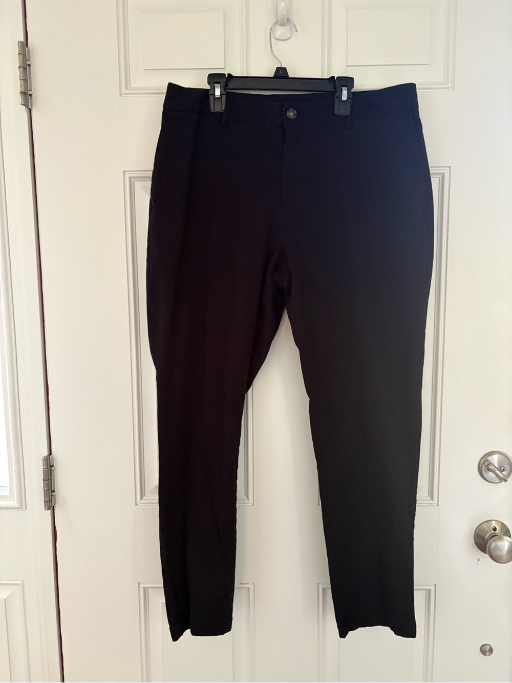 Men's Black Old Navy Athletic fit Chinos 34x30